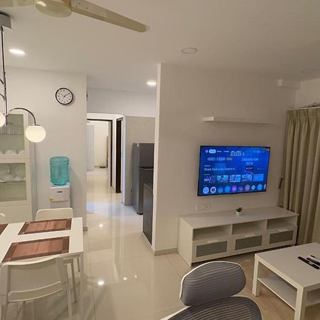 Osi Apartments Powai Bombay Eksteriør billede